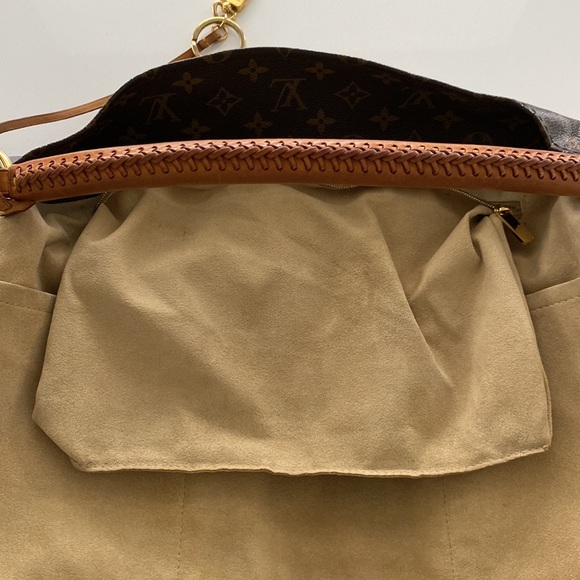 Louis Vuitton Bag - Picture 12 of 17